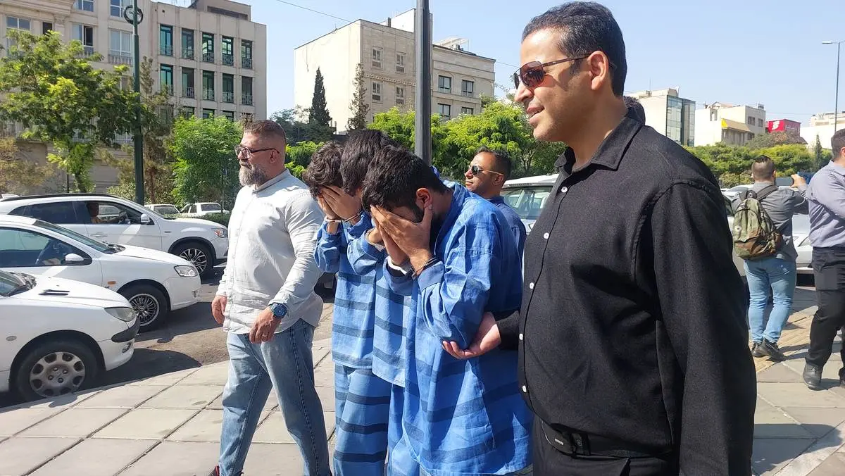 بازسازی صحنه سرقت خشن در سعادت‌آباد/ روایت دختر قربانی از روز حادثه+فیلم متهم