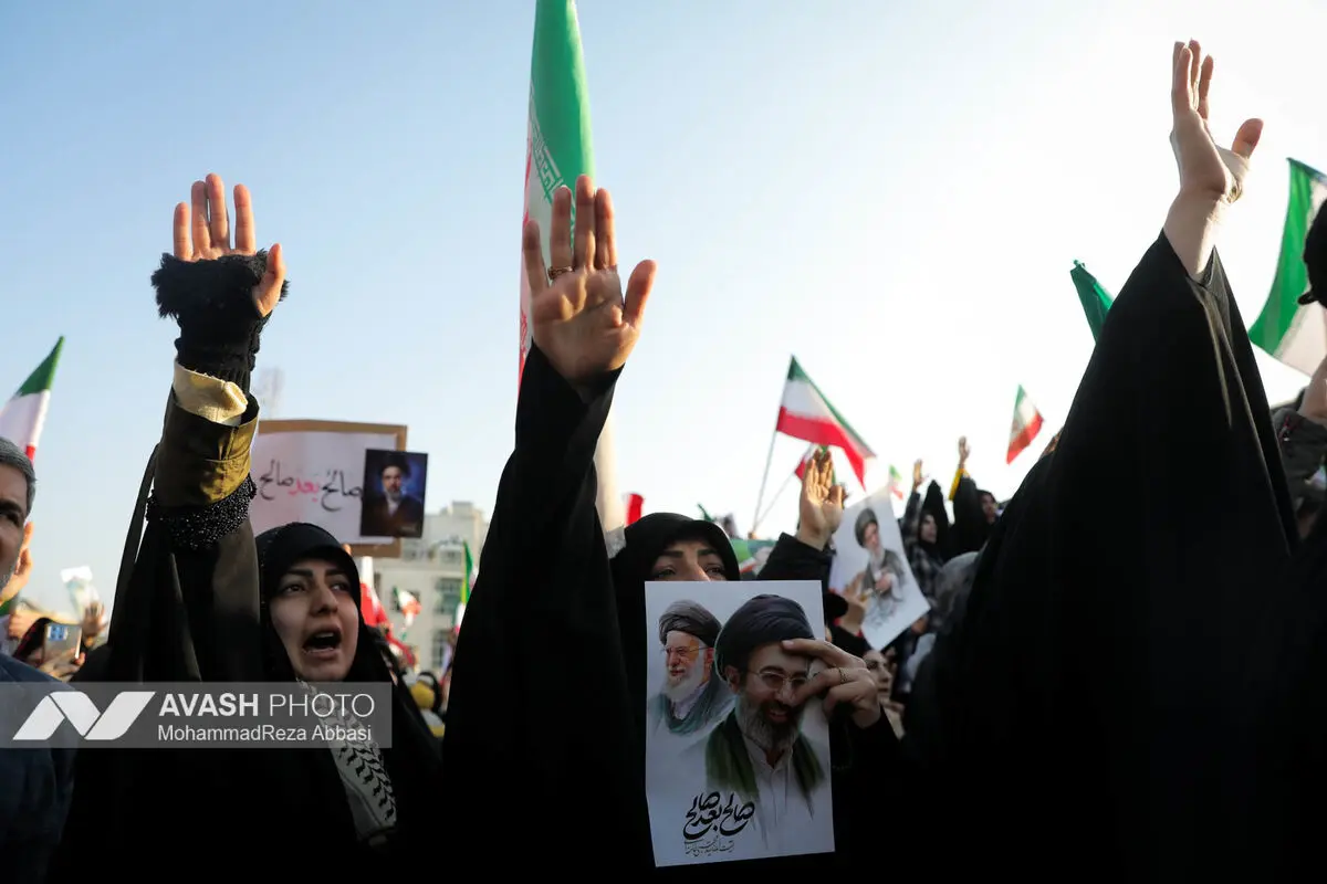 مراسم بیعت با سومین رهبر انقلاب اسلامی در تهران