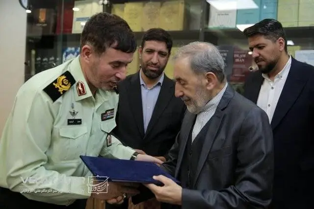 دیدار فرمانده حفاظت از شخصیتها و دژبان فراجا با ولایتی