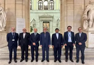 بازدید وزیر فرهنگ از کتابخانه ملی اسپانیا