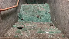 تخریب یک سالن ورزشی در جزیره لارک