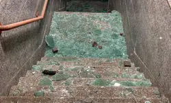 تخریب یک سالن ورزشی در جزیره لارک