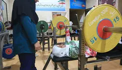 مدال نقره بانوی پاراوزنه‌بردار ایران