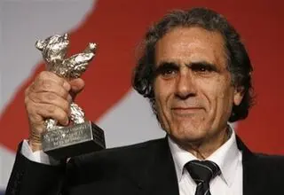 رضا ناجی: از خداوند برای سرزمینم آرامش می‌طلبم