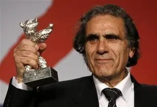 رضا ناجی: از خداوند برای سرزمینم آرامش می‌طلبم