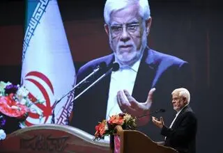 عارف: مهاجرت نخبگان ناشی از نبود فرصت‌های کاری است