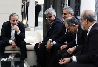 هیات مذاکره کننده ایران پیش از آغاز دور سوم مذاکرات ایران و آمریکا در عمان