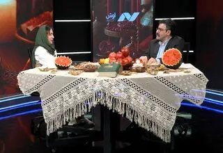 حافظ‌خوانی و فال آوش در شب یلدا