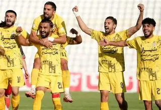شب پیروزی فجرسپاسی مقابل شمس آذر/ ذوب آهن و فولاد دروازه شان را بیمه کردند!