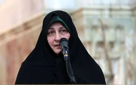 مادر سیدحسن خمینی: وقتی امام می‌خواستند پیامی را برای شوروی بفرستند یک خانم را انتخاب می‌ کردند 