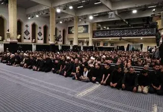 برگزاری مراسم شام غریبان حسینی در حسینیه امام خمینی(ره)
