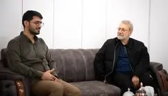 لاریجانی با خانواده شهید حاجی‌زاده دیدار کرد