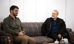 لاریجانی با خانواده شهید حاجی‌زاده دیدار کرد