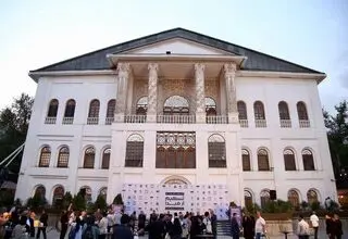 گردهمایی با یاد اکبر عبدی و چند داستان دیگر