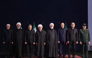 ادای احترام و بغض سران قوا بر پیکرهای مطهر رهبر شهید انقلاب و خانواده شهید ایشان + ببینید 
