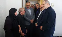 دیدار پزشکیان با برخی از خانواده‌های آسیب‌دیده از جنگ تحمیلی رژیم صهیونیستی