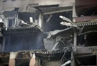  «هرکه هرجا گفت: «ایران» قلب من یک‌بار لرزید» شعر آرش شفاعی برای این روزها ایران