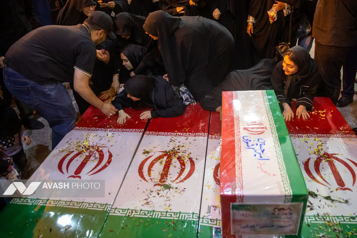 مراسم خاکسپاری پیکر شهید کمال خرازی