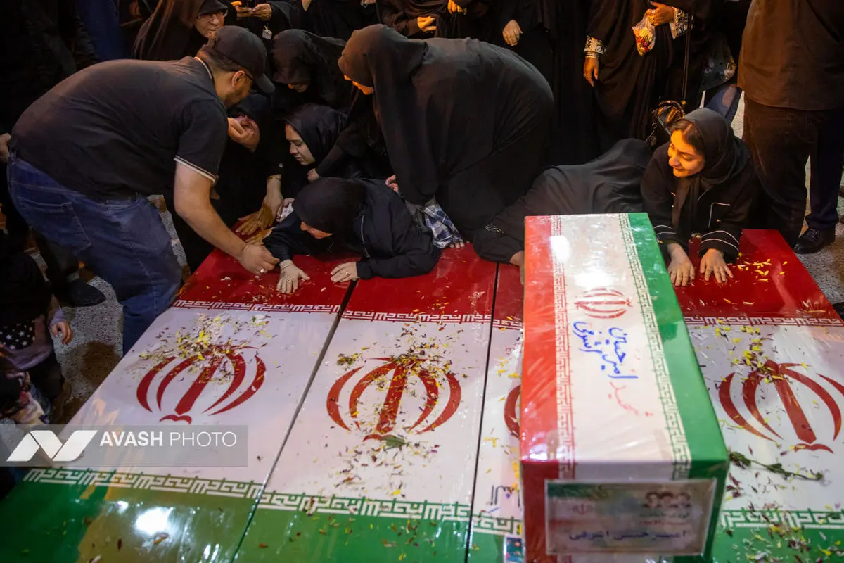 مراسم خاکسپاری پیکر شهید کمال خرازی