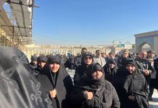 پیکر مرحومه اشرف بروجردی به خاک سپرده شد + عکس 