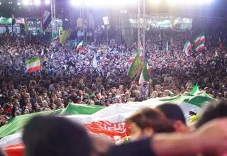 از میدان انقلاب تا قلب آمریکا؛ شبی که تهران برای «ایران» ایستاد