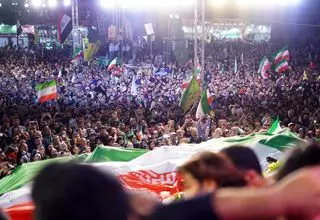 از میدان انقلاب تا قلب آمریکا؛ شبی که تهران برای «ایران» ایستاد