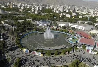 درآمد شرکت نمایشگاه‌ها از روان مردم