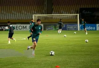 اعلام ترکیب ابتدایی تیم‌های سپاهان و آخال