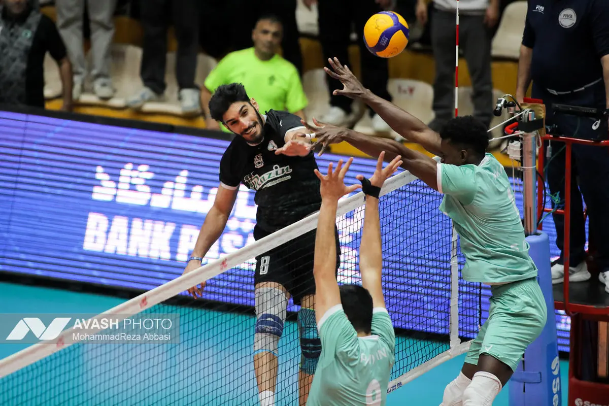 دیدار تیم های والیبال پیکان تهران و رازین پلیمر