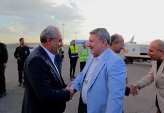 سفر الیاس حضرتی به تبریز برای حضور در همایش «روایت خدمت»