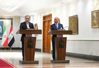 عراقچی: دخالت در مدیریت ایران بر تنگه هرمز تنش‌ها را تشدید می‌کند