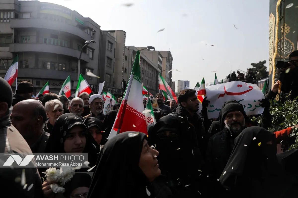 تشییع پیکر ۳۵ شهید جنگ رمضان در تهران