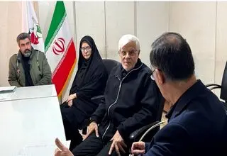 محمدرضا عارف به بنیاد شهید رفت 