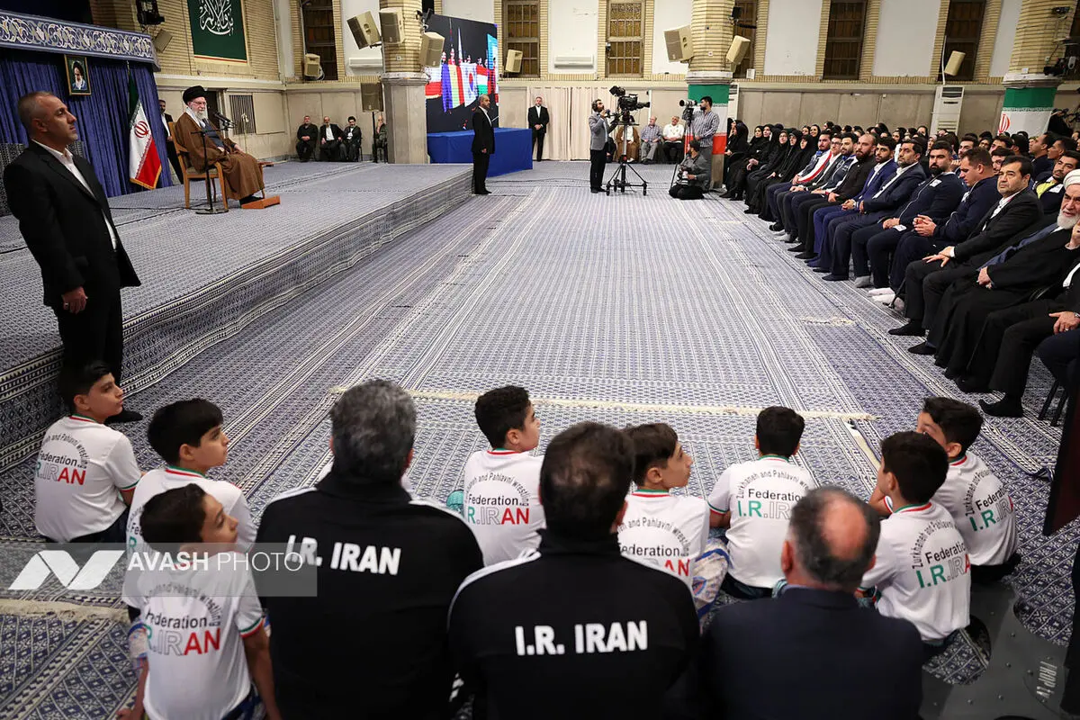 دیدار قهرمانان و مدال‌آوران ورزشی و المپیادهای علمی جهانی با رهبر انقلاب