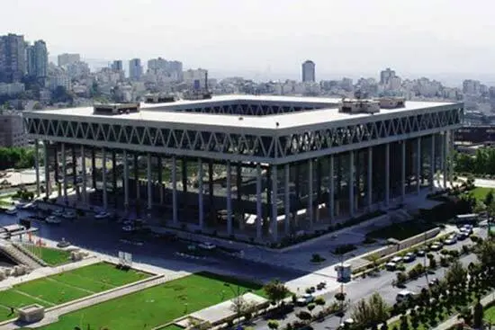 «گیتی اعتماد» مهندس ناظر ساختمان شیشهای: برای بازسازی، مسابقه برپا نکنید!