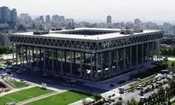 «گیتی اعتماد» مهندس ناظر ساختمان شیشه‌ای: برای بازسازی، مسابقه برپا نکنید!