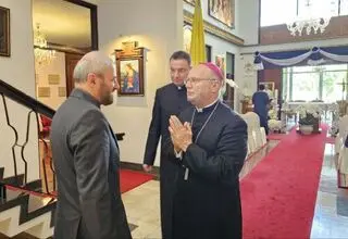 رایزن فرهنگی ایران در تایلند درگذشت پاپ را تسلیت گفت