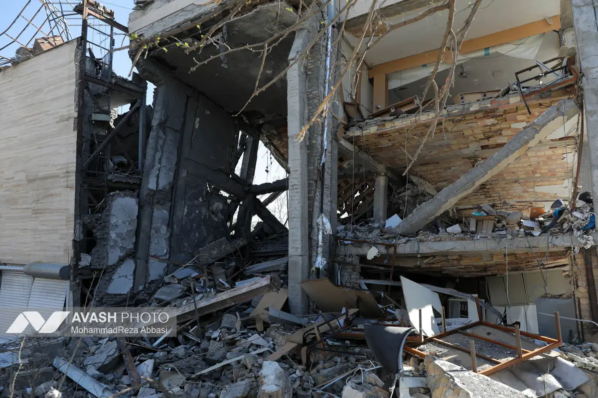 بازدید وزیر علوم از پژوهشکده هوا فضای سپاه