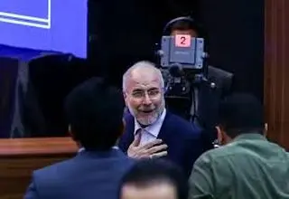 اشکال از شماست نه دولت 