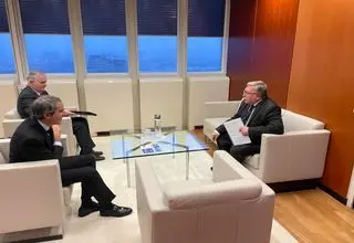 رایزنی اولیانوف و گروسی درباره برنامه هسته‌ای ایران