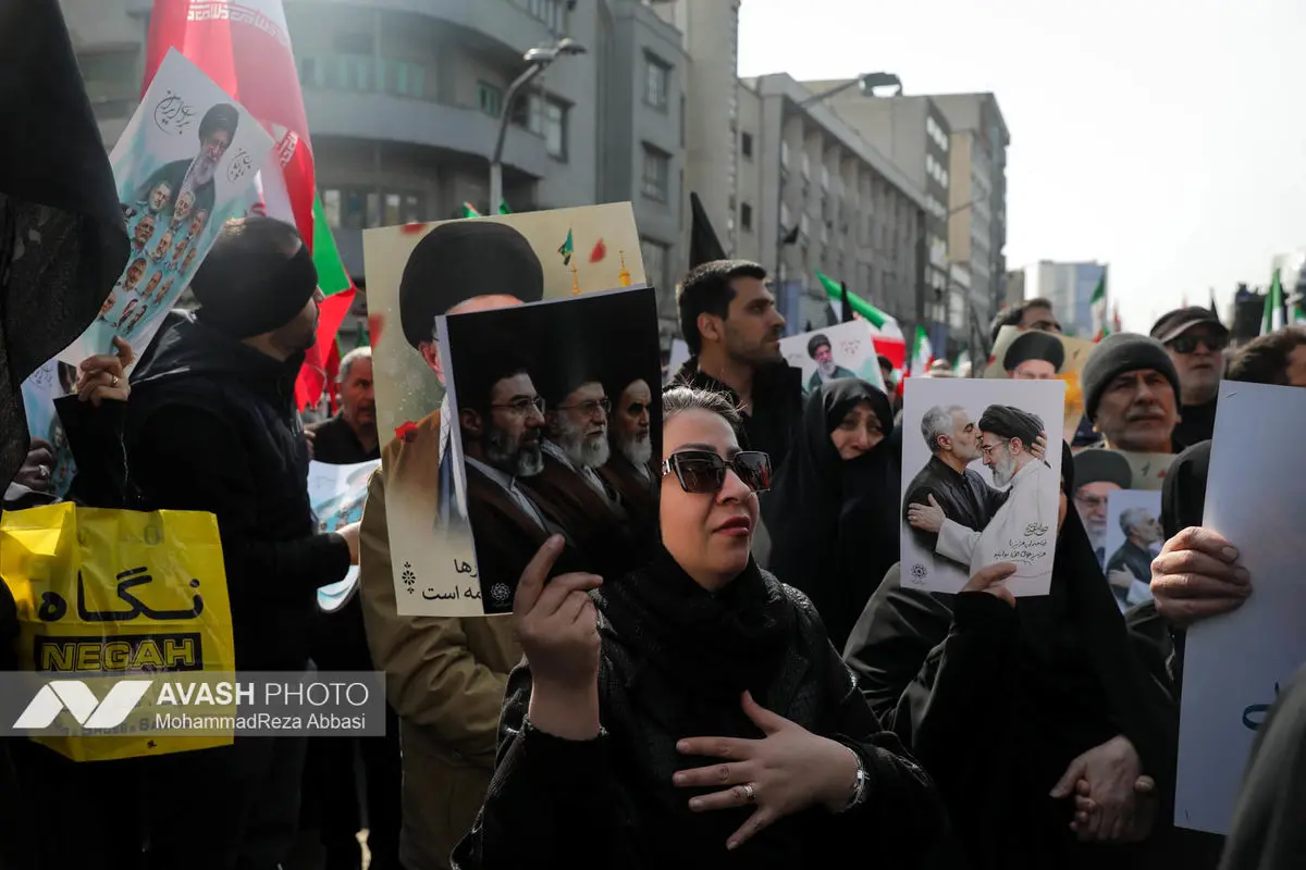 تشییع پیکر ۳۵ شهید جنگ رمضان در تهران -۲