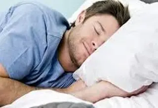 ۴ دلیل برای بررسی نکردن رسانه‌های اجتماعی قبل از خواب