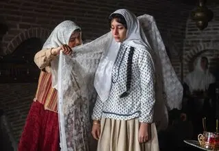 بازی تماشایی ترلان پروانه در نقش محبوبه در بامداد خمار/ عروس فراری پیدا شد