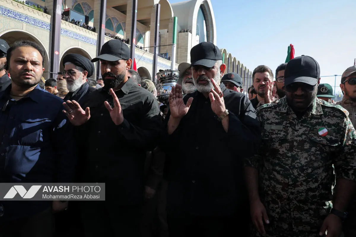 اقامه نماز بر پیکر رهبر شهید انقلاب در مصلای تهران
