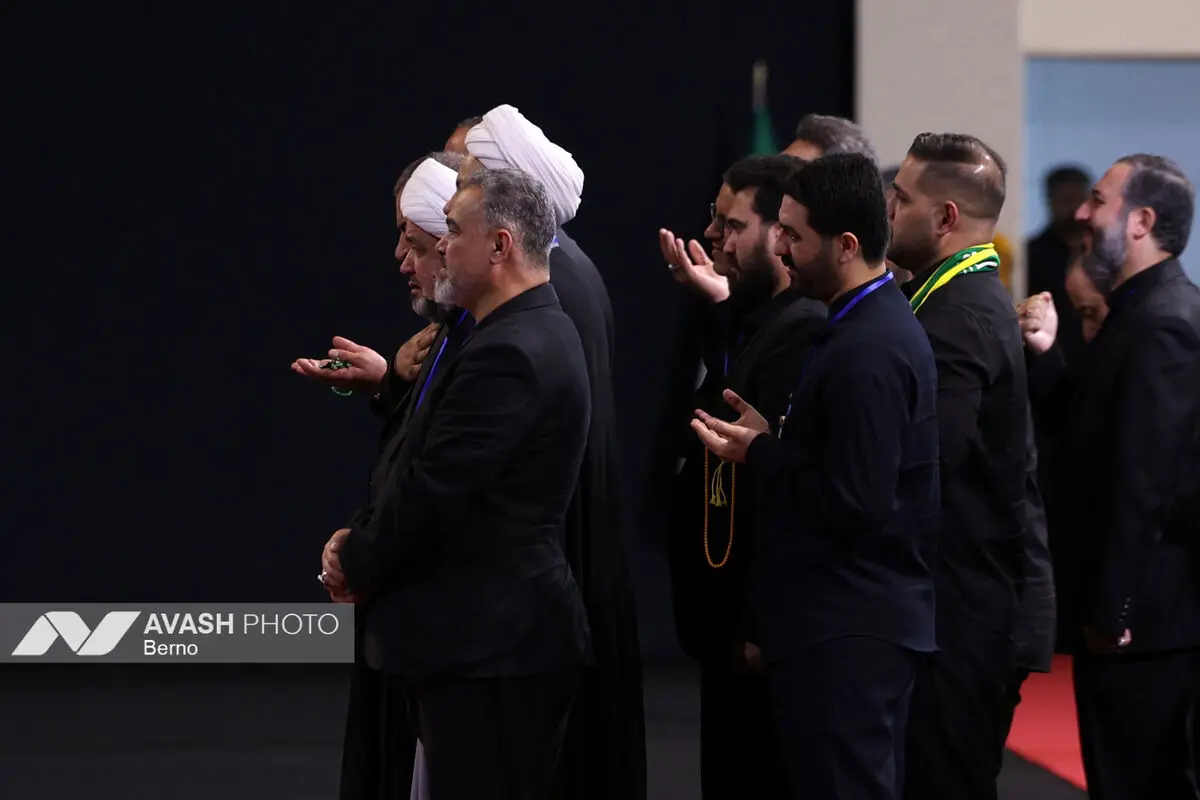 حضور سران سه قوه در مراسم ادای احترام بر پیکر رهبر شهید انقلاب