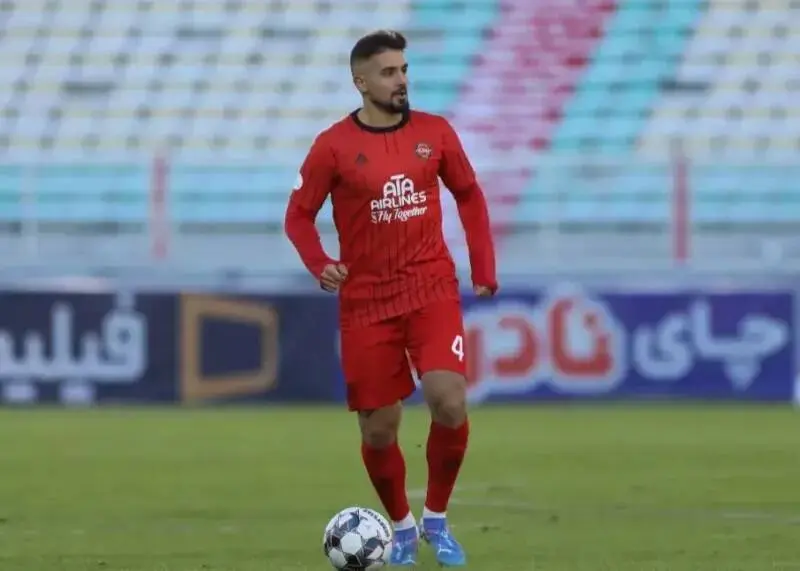 مدافع خارجی تراکتور: در ایران میمانم