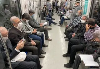 چرا سرها همیشه در گریبان است؟!