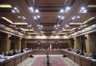 دولت جلسه فوق‌العاده برگزار کرد؛ پزشکیان نیست