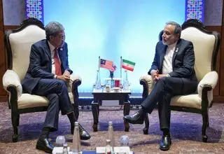 تمجید عراقچی از مواضع مالزی در قبال جنگ تحمیلی علیه ایران