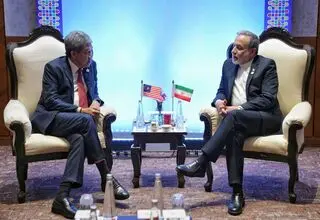 تمجید عراقچی از مواضع مالزی در قبال جنگ تحمیلی علیه ایران